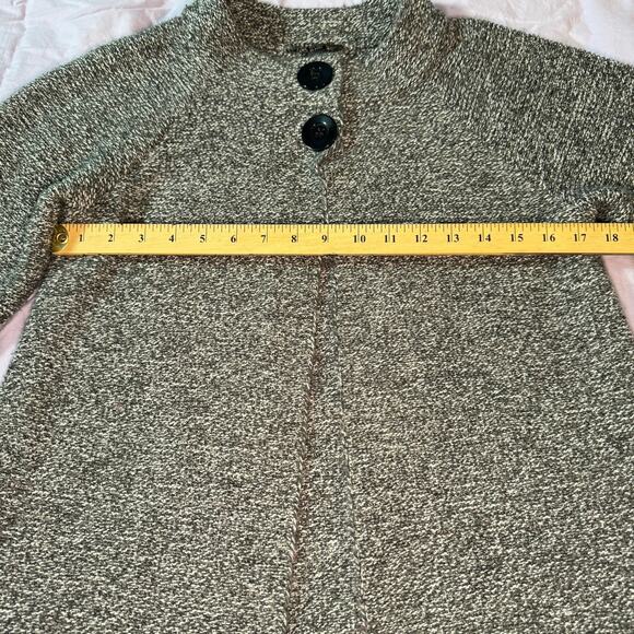 AB Studio Women's sz Medium Gray Heathered Sweater Cardigan Big Buttons Open - Picture 9 of 12